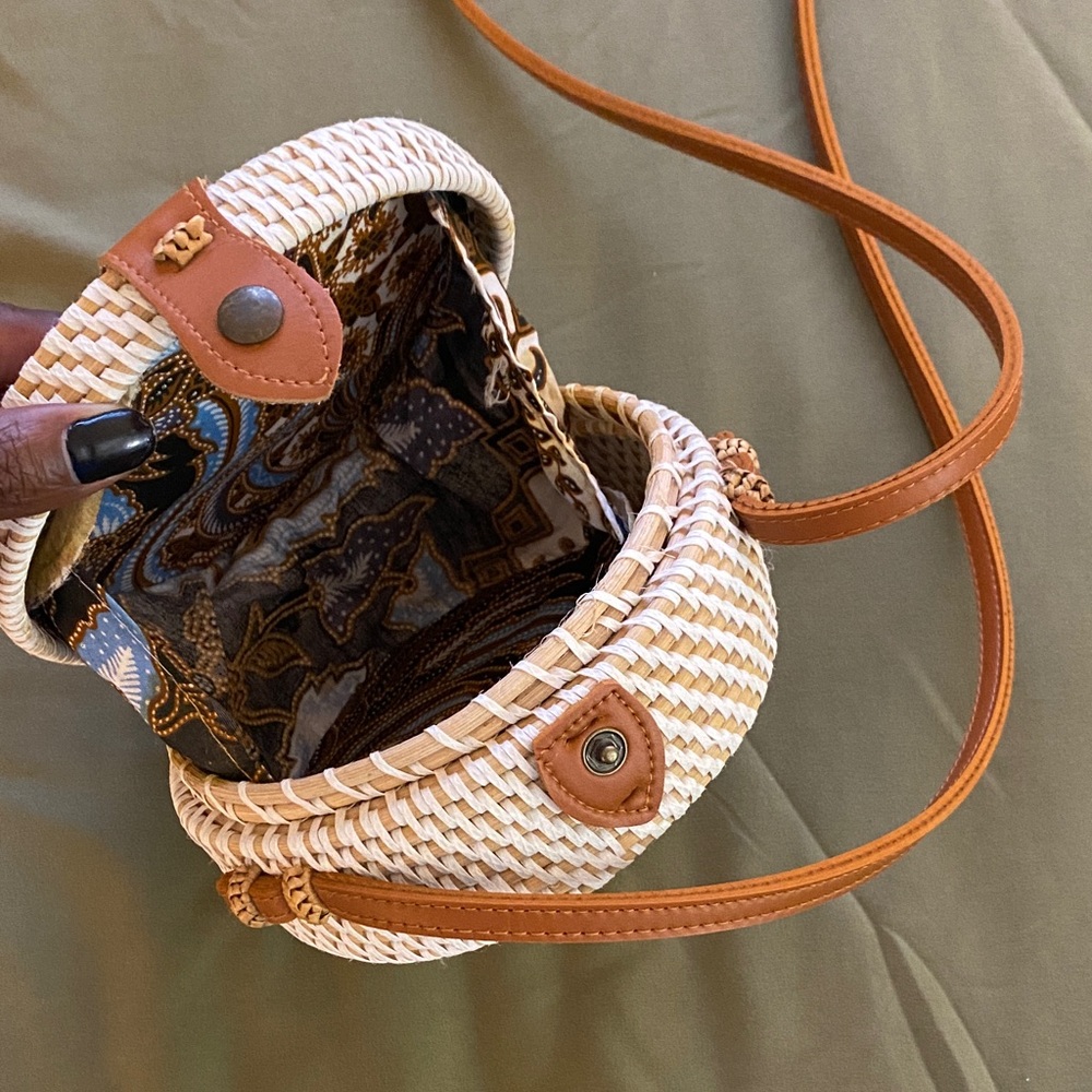 Round Woven Straw Bag with Tan Accents - Picture 2 of 3